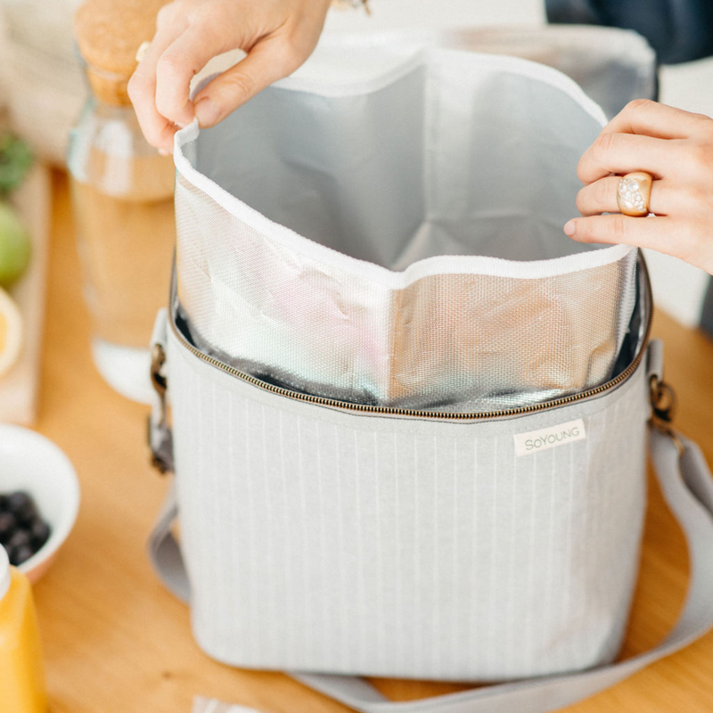 Lunch bag store with removable liner